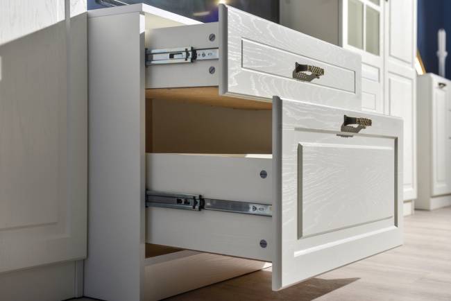 Тумба Ливерпуль цвет ясень ваниль/белый