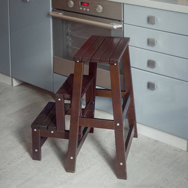 Табурет- стремянка орех